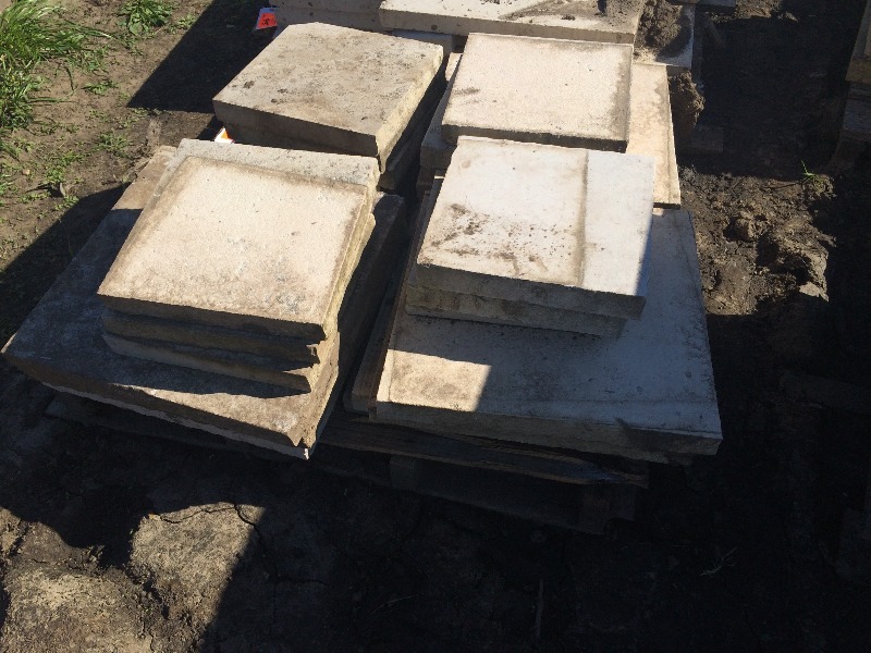 lot 96 image: Pavers, Decretive Stone, Block   18 x 18 x 1.75   random sizes