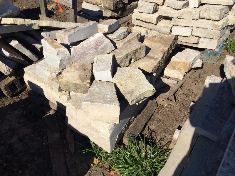 lot 141 image: Pavers, Decretive Stone, Block   random sizes  pallet lot