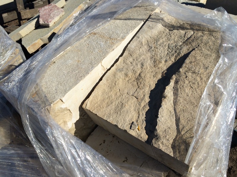 lot 147 image: Pavers, Decretive Stone, Block   random sizes  pallet lot