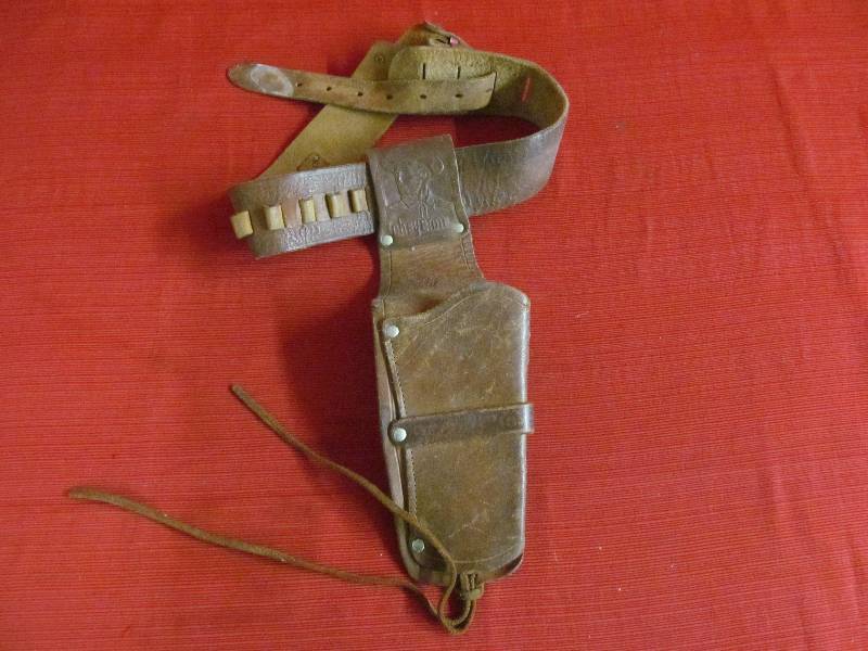 lot 1 image: vintage Cheyenne toy holster