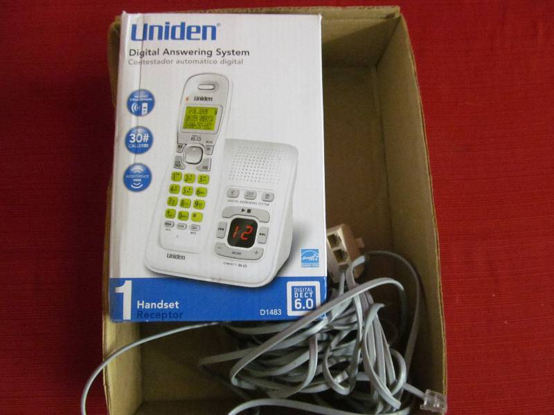 lot 4 image: Uniden answering system