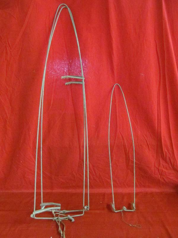 lot 16 image: Fur Stretchers