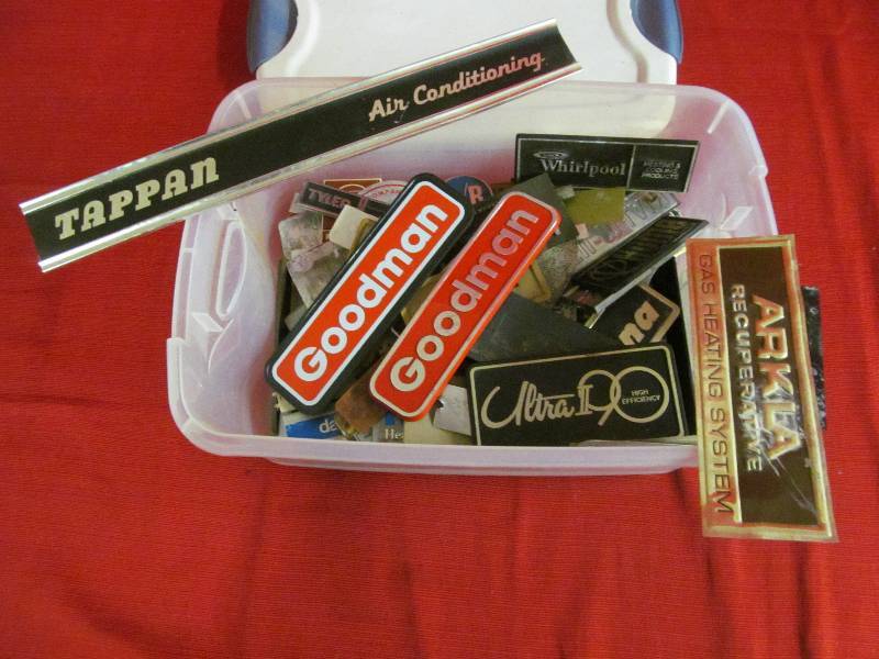 lot 19 image: Appliance Labels