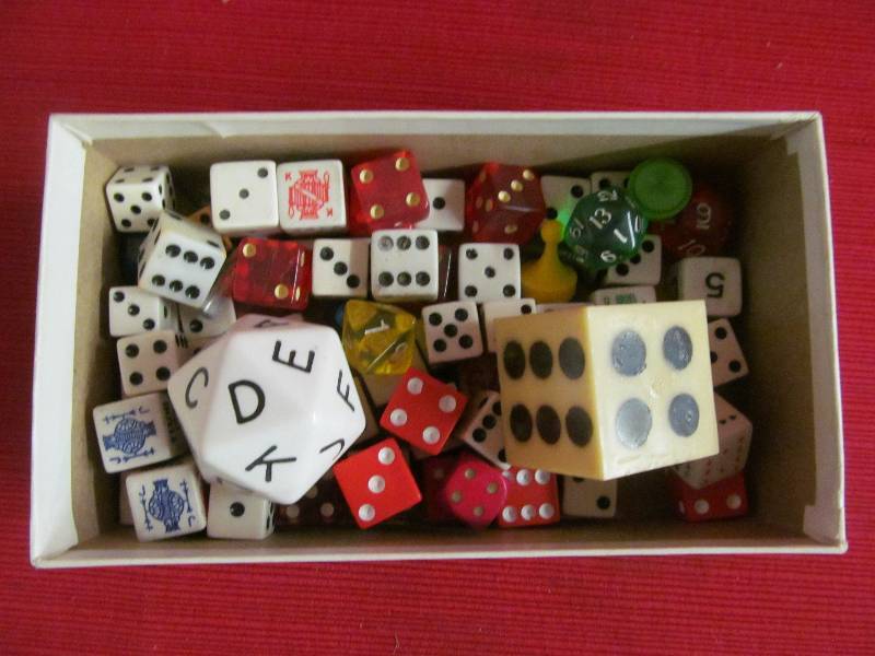 lot 34 image: Vintage Game Dice