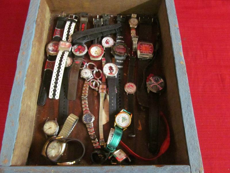 lot 52 image: Watches