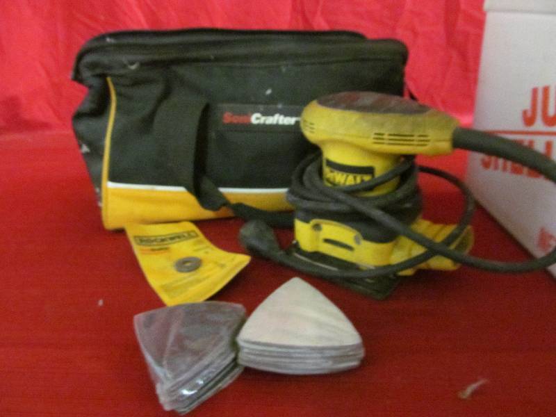 lot 78 image: Dewalt Palm Sander