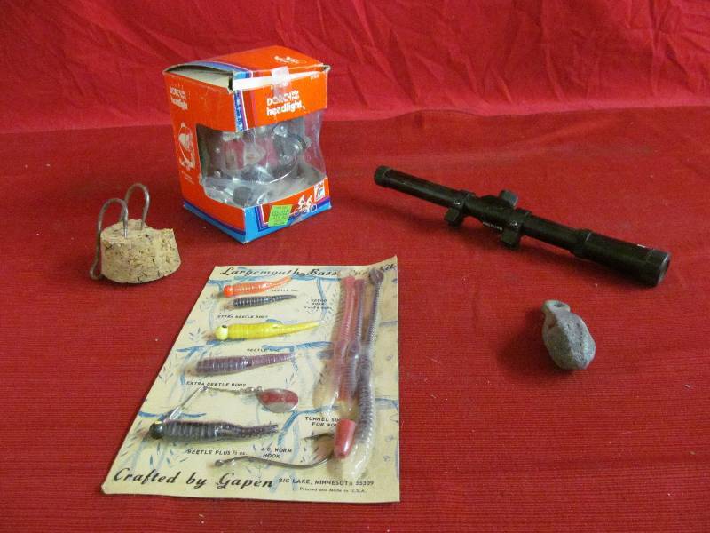 lot 85 image: Daisy ScopeFishing Lure Kit