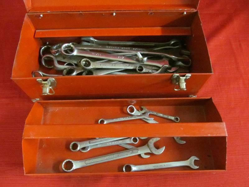 lot 104 image: Tool BoxTools