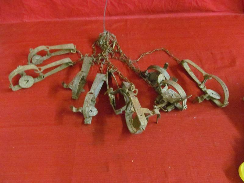 lot 122 image: Traps