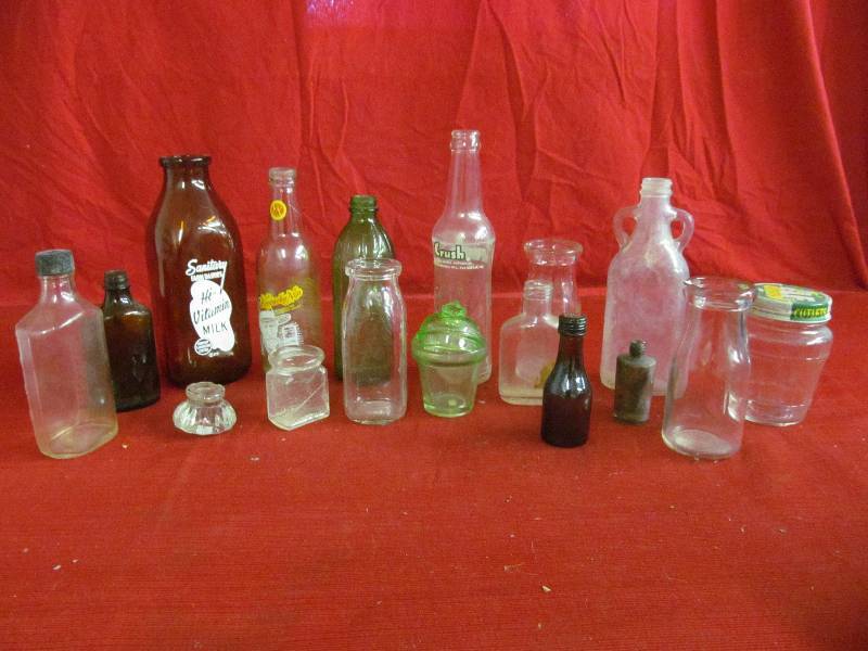 lot 126 image: Vintage Jars