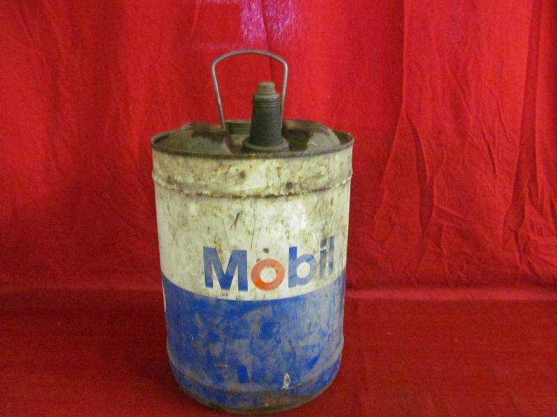 lot 141 image: Vintage Oil Can