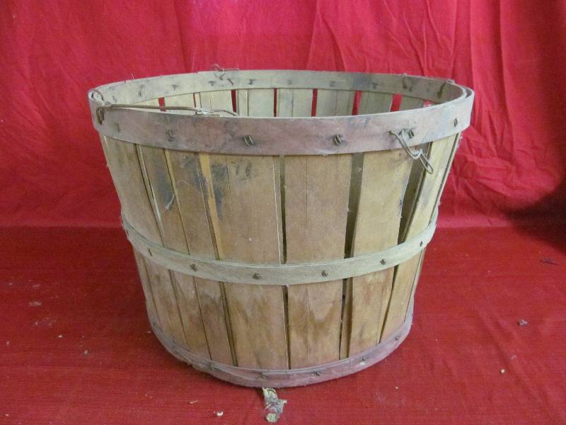 lot 156 image: Apple Basket