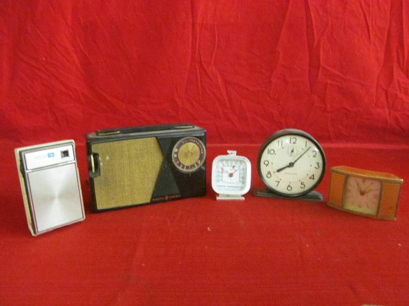 lot 167 image: Alarm ClocksRadio