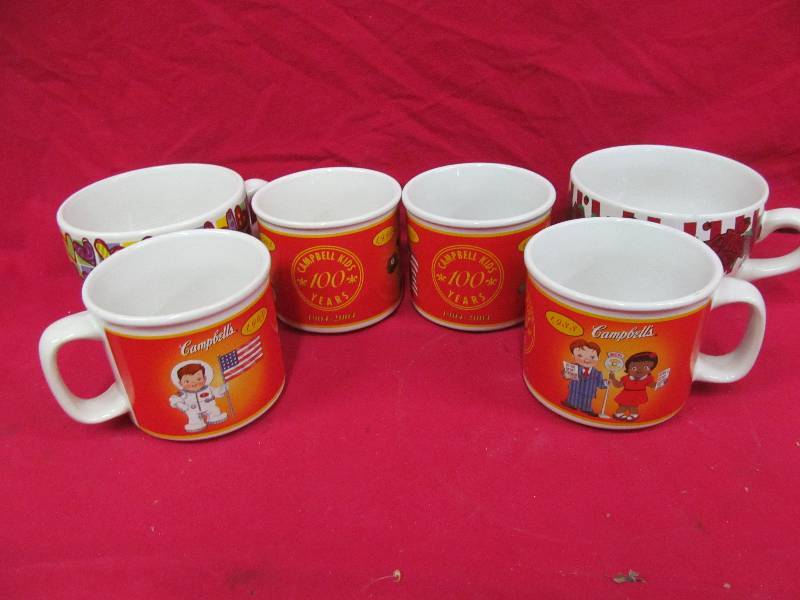 lot 211 image: Campbell Mugs