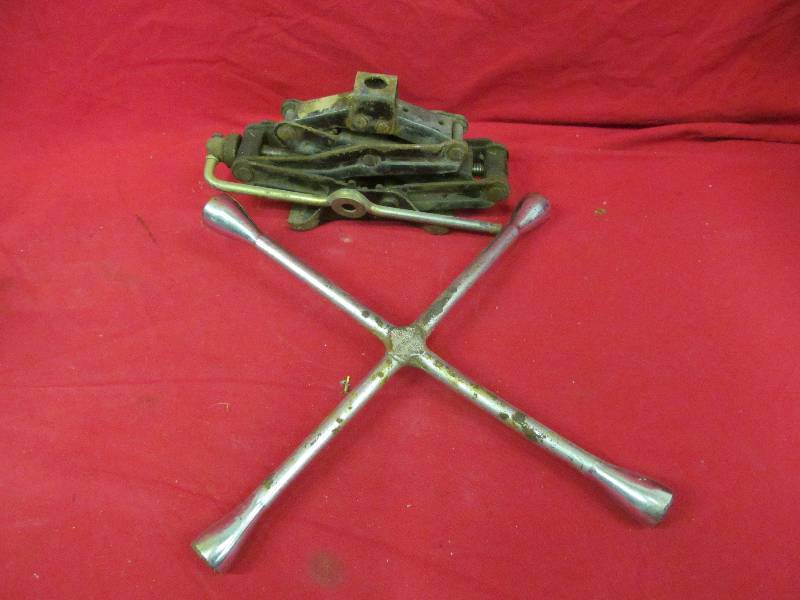 lot 218 image: JackTire Wrench