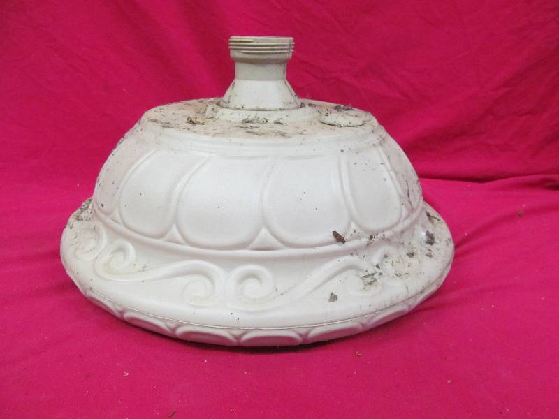 lot 222 image: Patio Umbrella Base