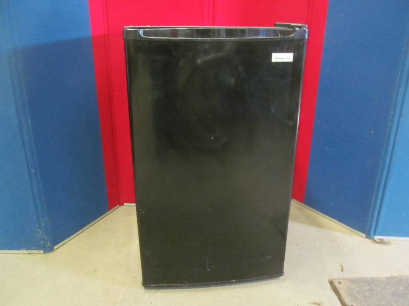 lot 224 image: Refrigerator