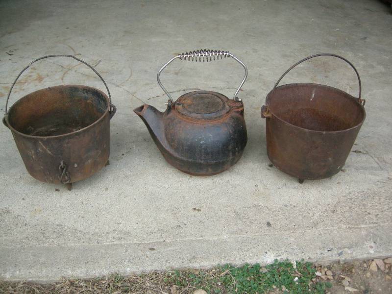 lot 44 image: Antique Cast Cookware