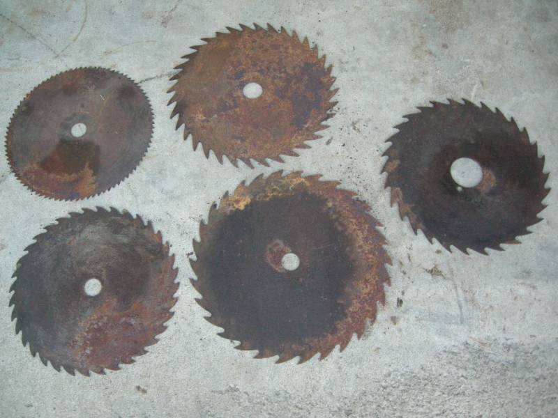 lot 51 image: Vintage Saw Blades
