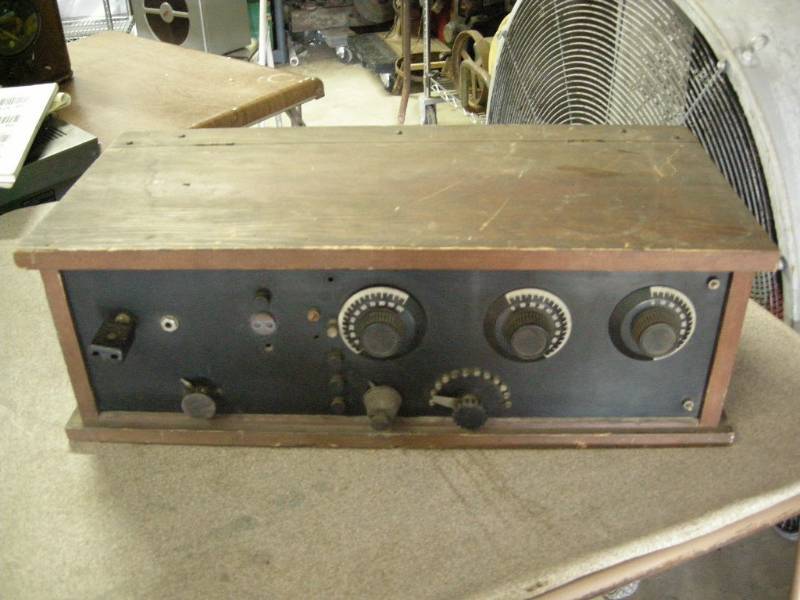 lot 69 image: Old Radio Device