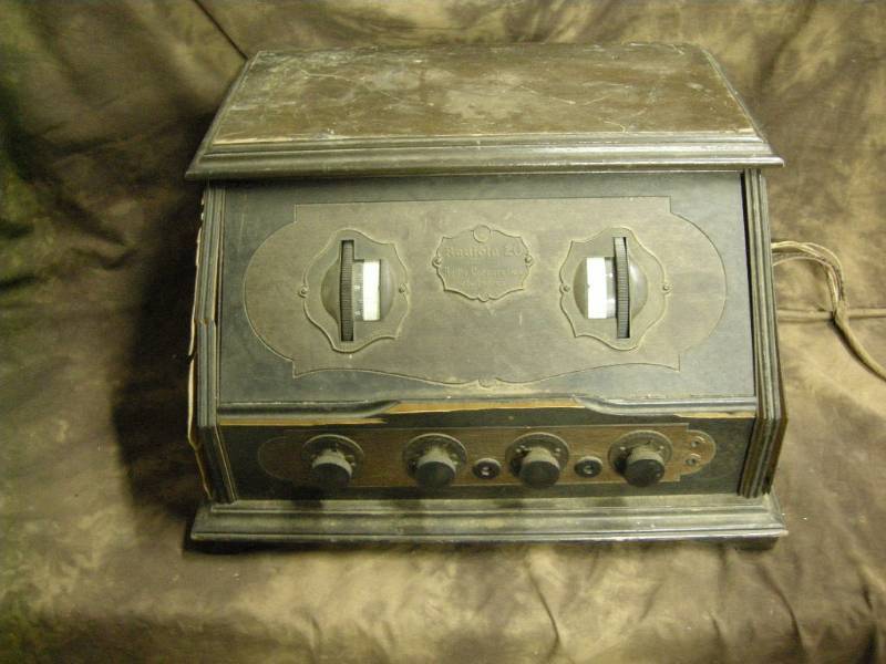 lot 70 image: 1920s Radiola 20