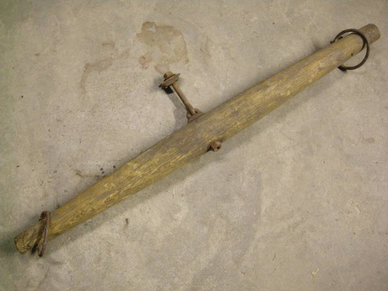 lot 100 image: Antique Large Animal Yoke