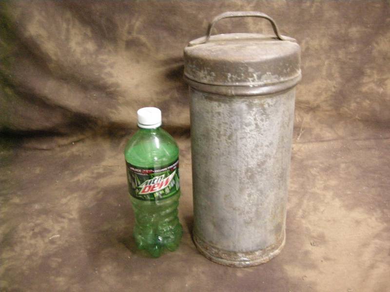 lot 118 image: Old Metal Container