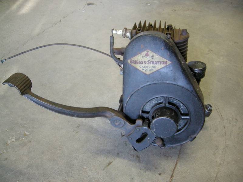 Antique Briggs & Stratton Kickstart Engine | Estate M-antiques ...