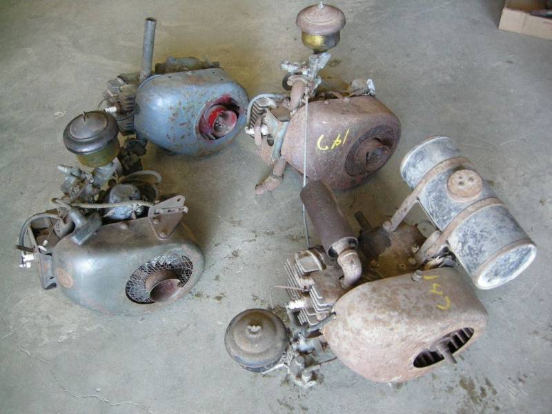 lot 128 image: 4 Antique Continental Motors Corp Engines
