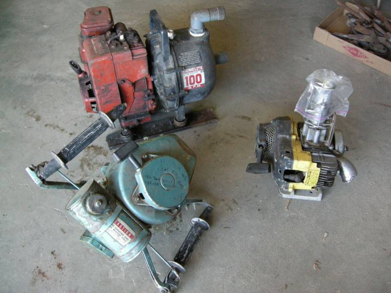 lot 131 image: 3 Vintage Engines