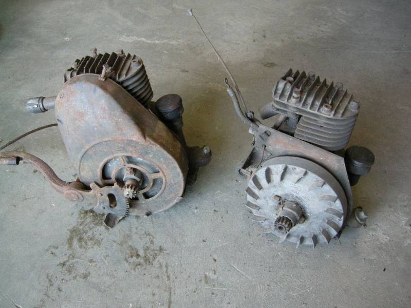lot 132 image: 2 Antique Briggs & Stratton Engines