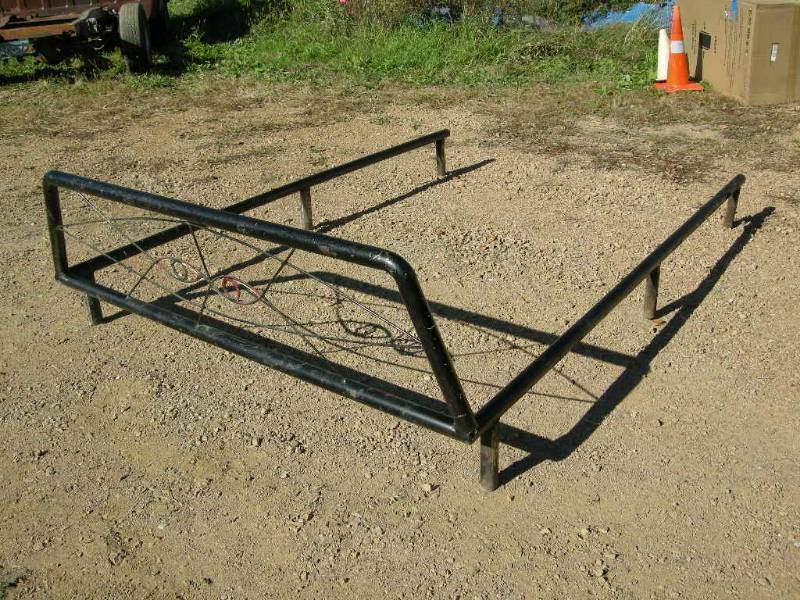 lot 12 image: Chevrolet Pickup Headache Rack