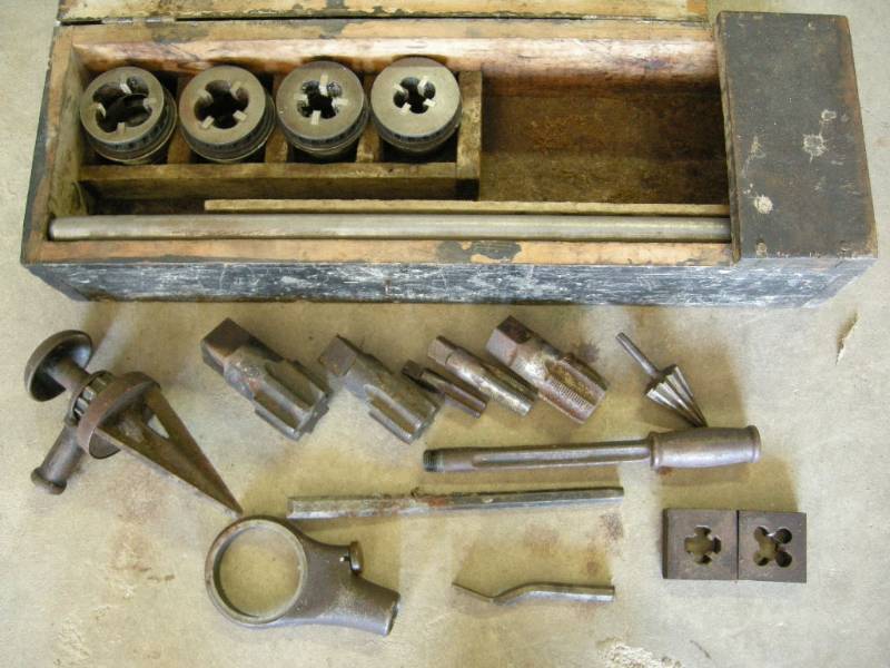 lot 144 image: Vintage Set Tap & Dies