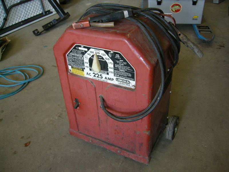 lot 145 image: Lincoln Electric Welder