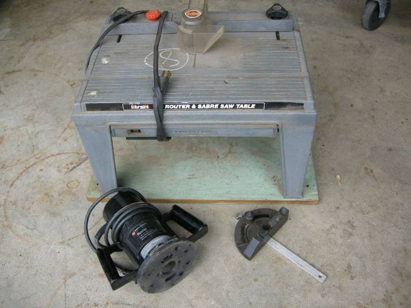 lot 160 image: Black & Decker Router and Table