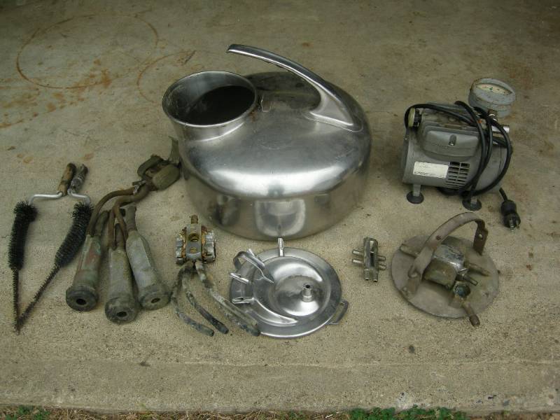 lot 171 image: Vintage Milking Supplies
