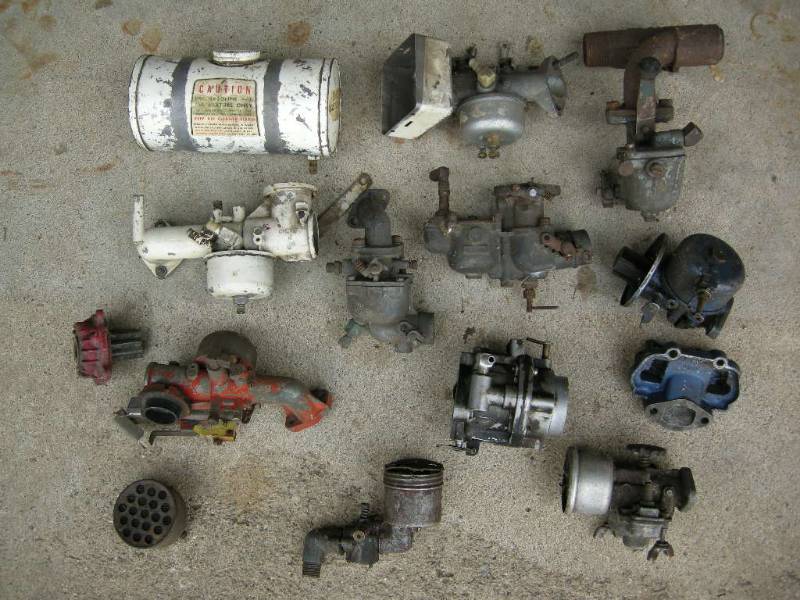 lot 178 image: Small Engine Carburetors