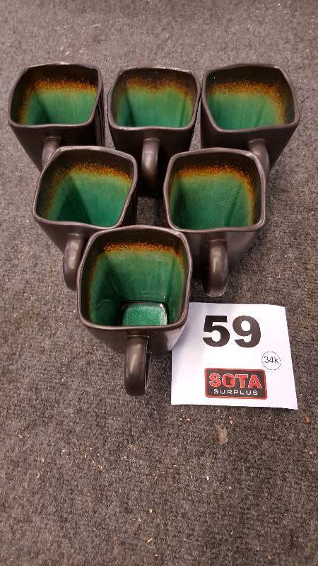 lot 59 image: Coffee Cups wBasket - NEW