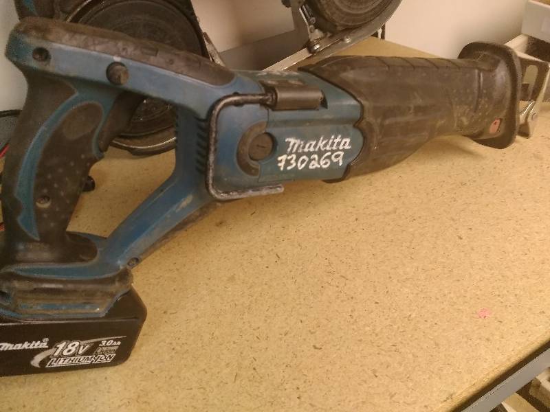 Makita LXT 18 volt Portable Sawsall