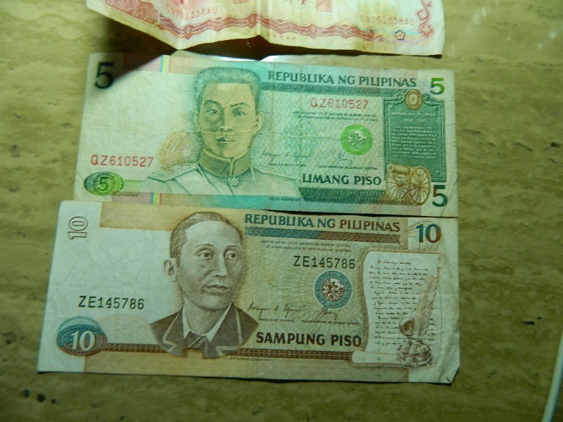 Assorted Foreign Bills