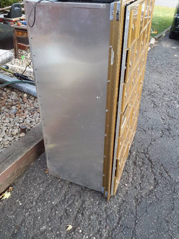 lot 4 image: Metal post office box unit.. No keys