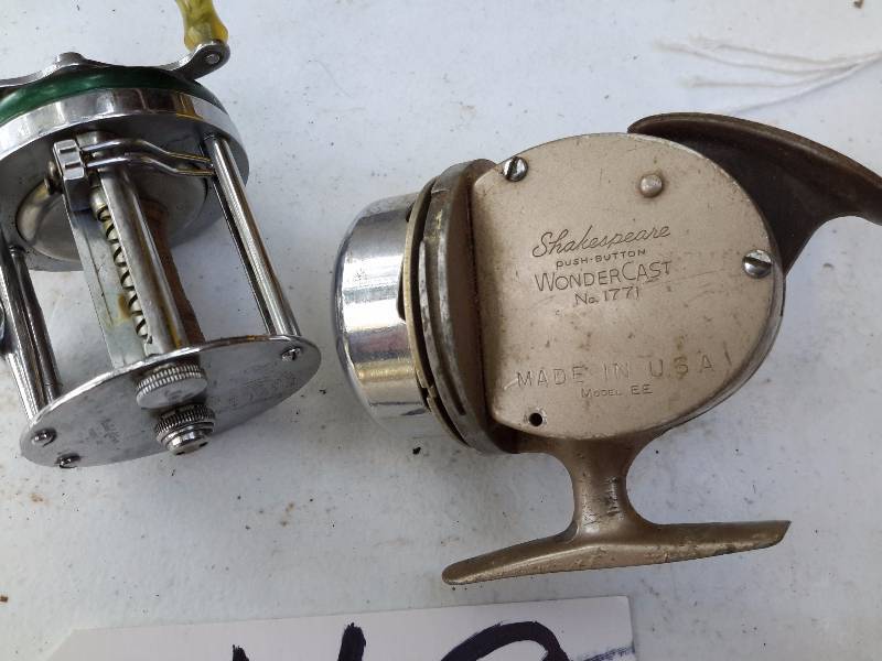 lot 49 image: Shakespeare, Marhoff 1964  Shakespeare Push Button Wondercast, No 1771.. Made in USA