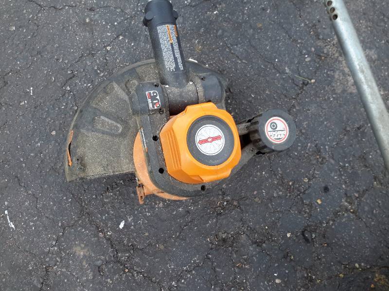 lot 69 image: WORX, Edger, Trimmer..Cordless, but no charger.. Tested and works. Craftsman, electric trimmer. Tested and works