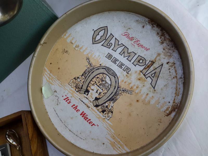 lot 24 image: Misc. Vintage Items