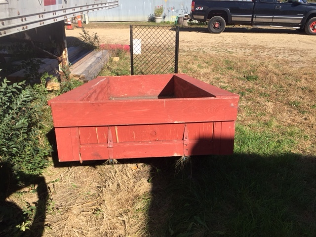 lot 3B image: Gardening wagon.  Only good for the garden.. NOT Street legal