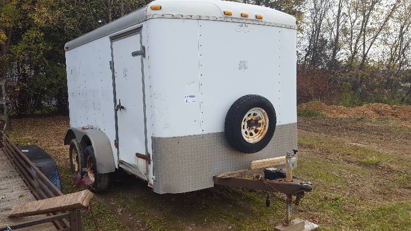 lot 14 image: 1999 Cargo Brand 16 Foot Enclosed, Tandem Axle Trailer