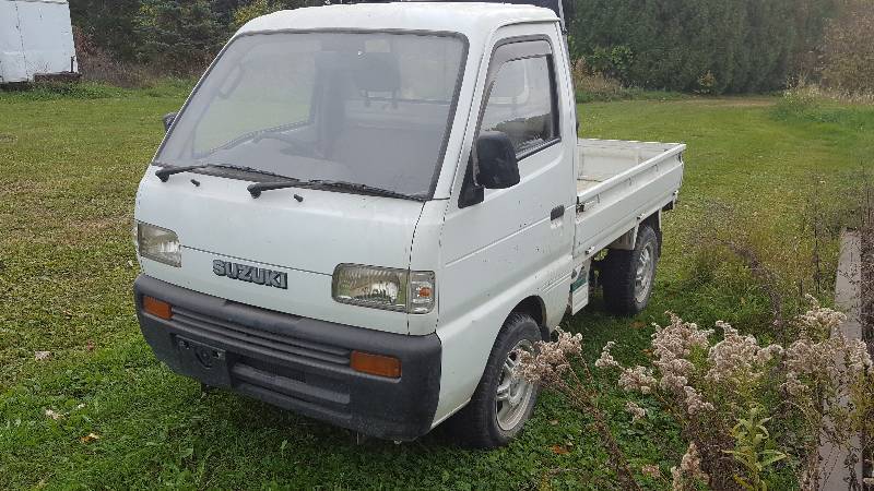 lot 15 image: Suzuki Mini Utility Pick Up