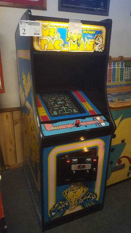 lot 2 image: Original Ms. Pac-man Arcade Game