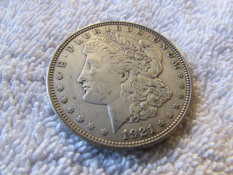 1921 MORGAN SILVER DOLLAR