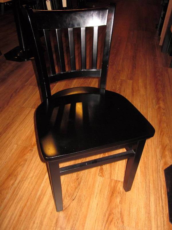 lot 116 image: Pedestal Table & 2 Chairs